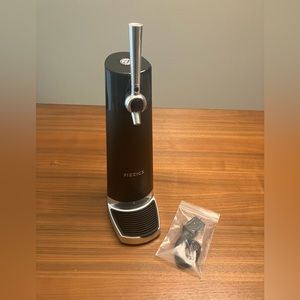 Fizzics FZ403 DraftPour Beer Dispenser - Turn Beer Can / Bottle Into Nitro-Style